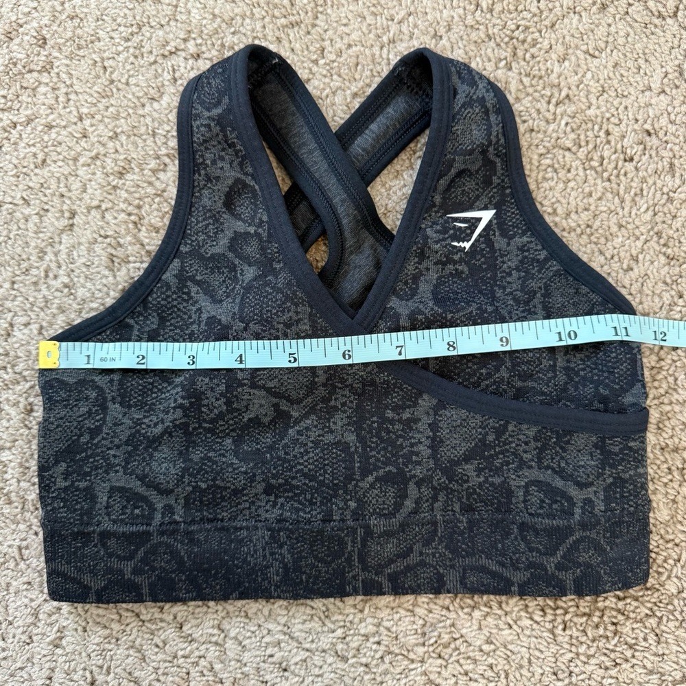 Gymshark Adapt Animal Seamless Sports Bra Medium Support Black Charcoal Size XS - Picture 6 of 9